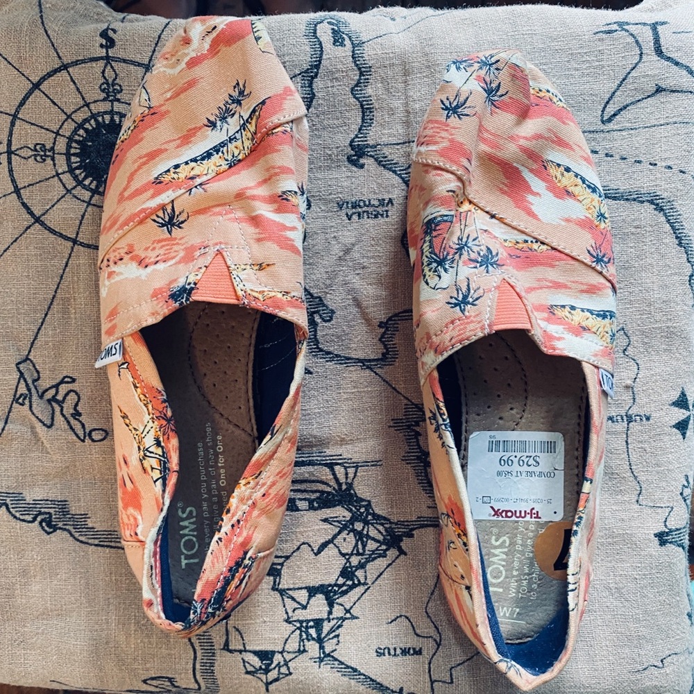 Tropical Patterned Toms Slip on Shoe